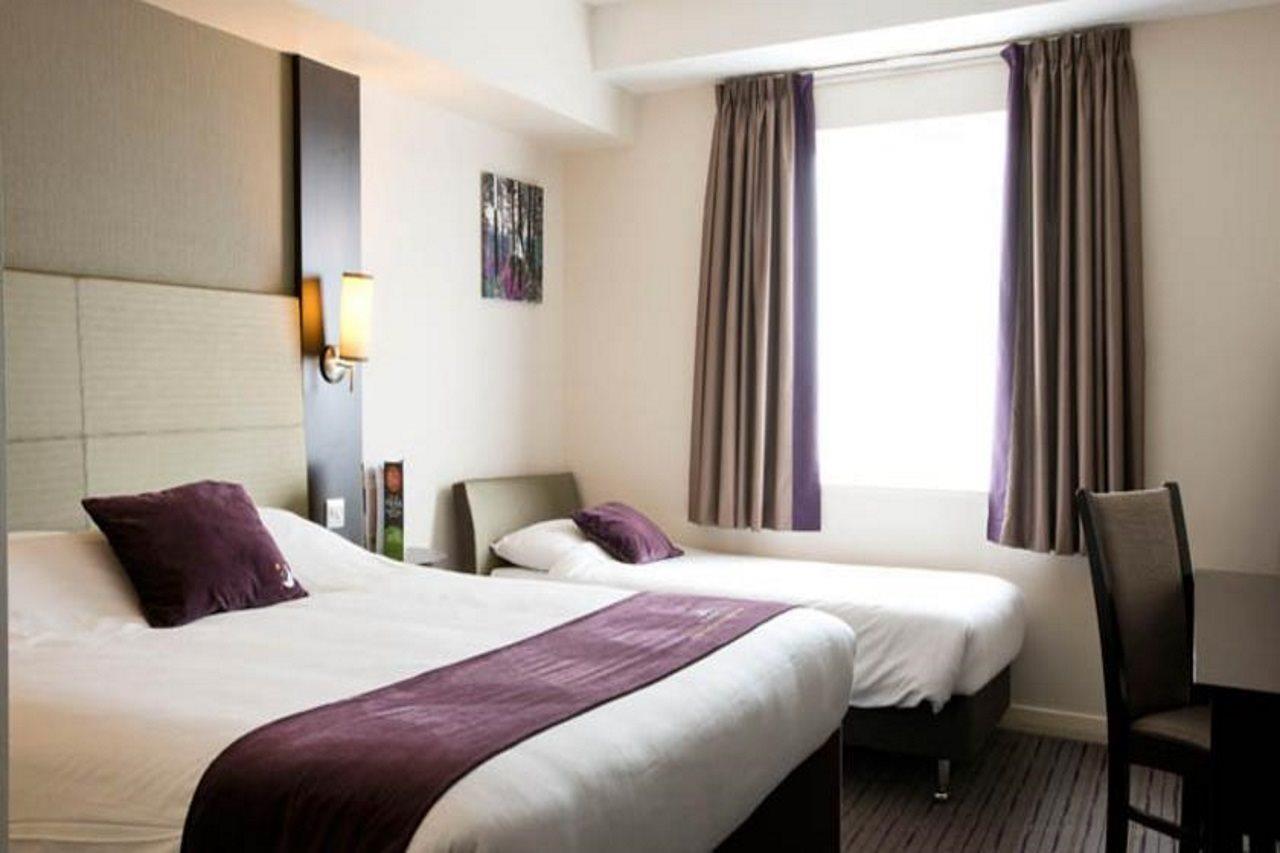 Premier Inn Dunfermline Exterior foto