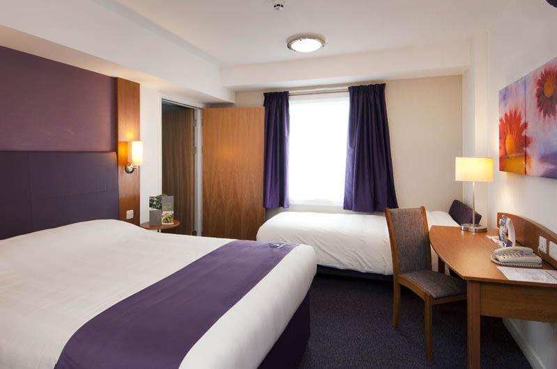 Premier Inn Dunfermline Exterior foto